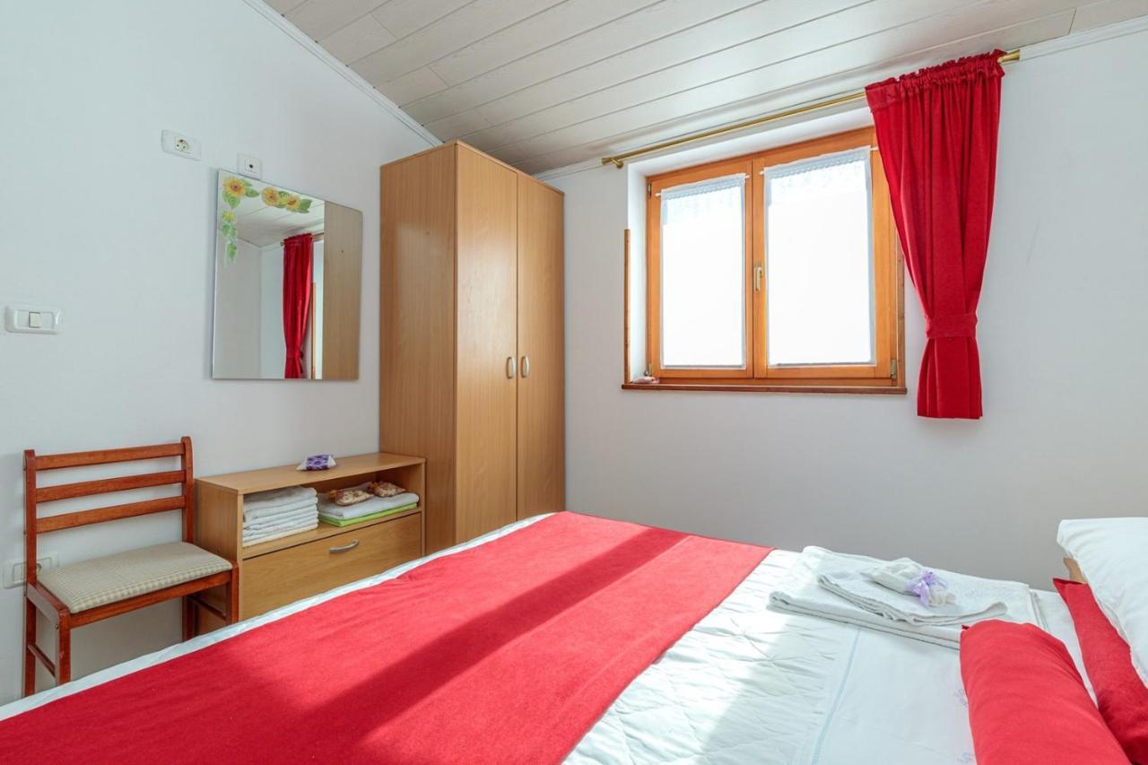Apartments Sveti Leonard Oprtalj Exterior photo